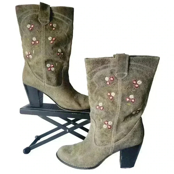 Anthropology Seychelles Western Embroidered Boots US 6.5 Grey Floral Lined Boho - Picture 1 of 15